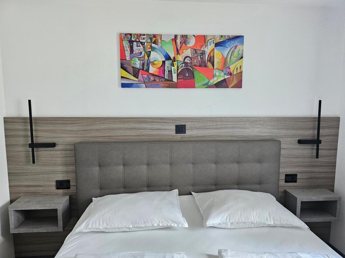 Premium Apartments Tade Funtana Bagian luar foto